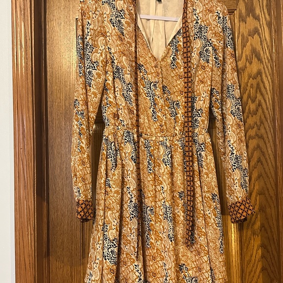 Chic Patterned Romper - Picture 1 of 4